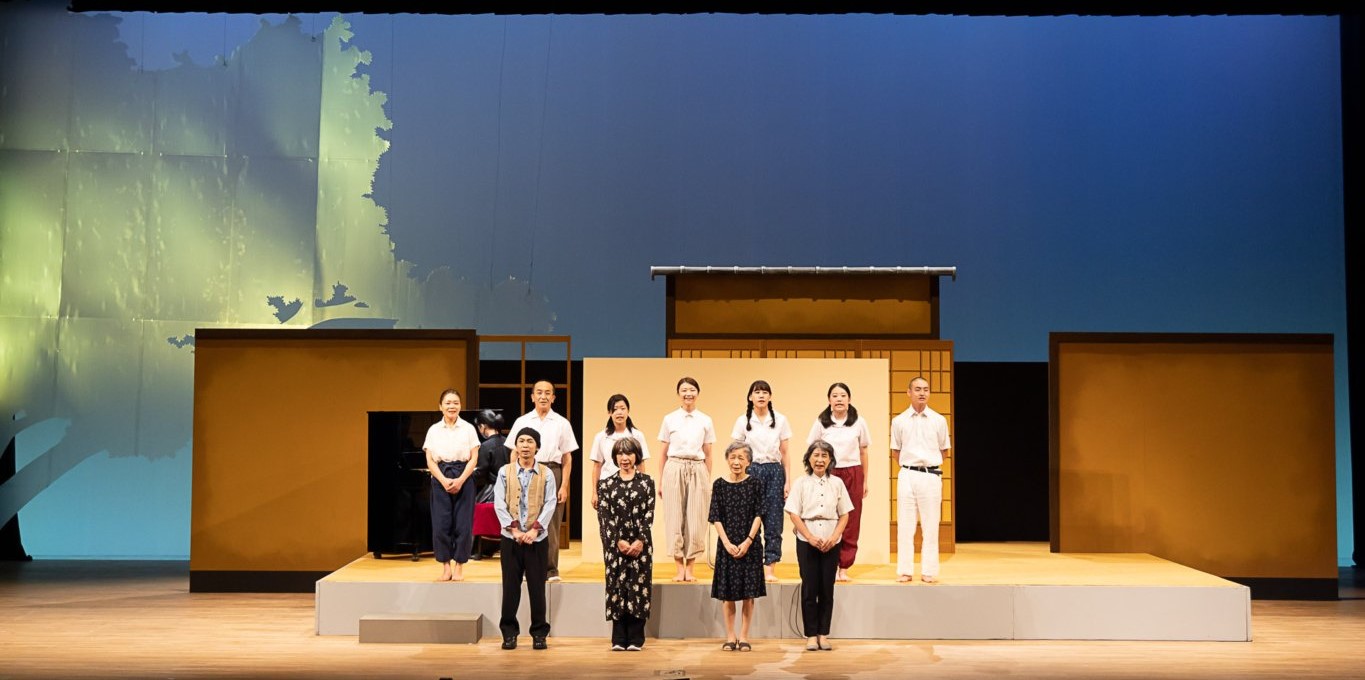 第35回本公演「樫の木坂四姉妹」の写真